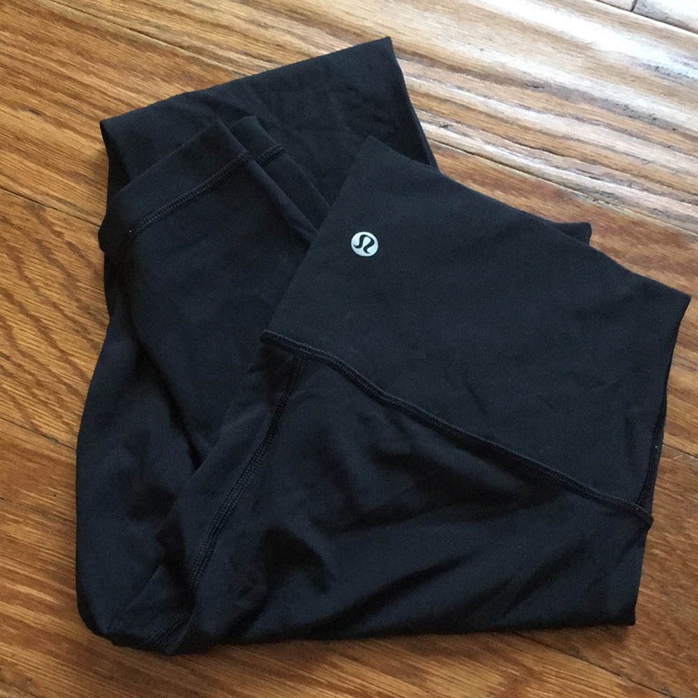 Lululemon black leggings  LN